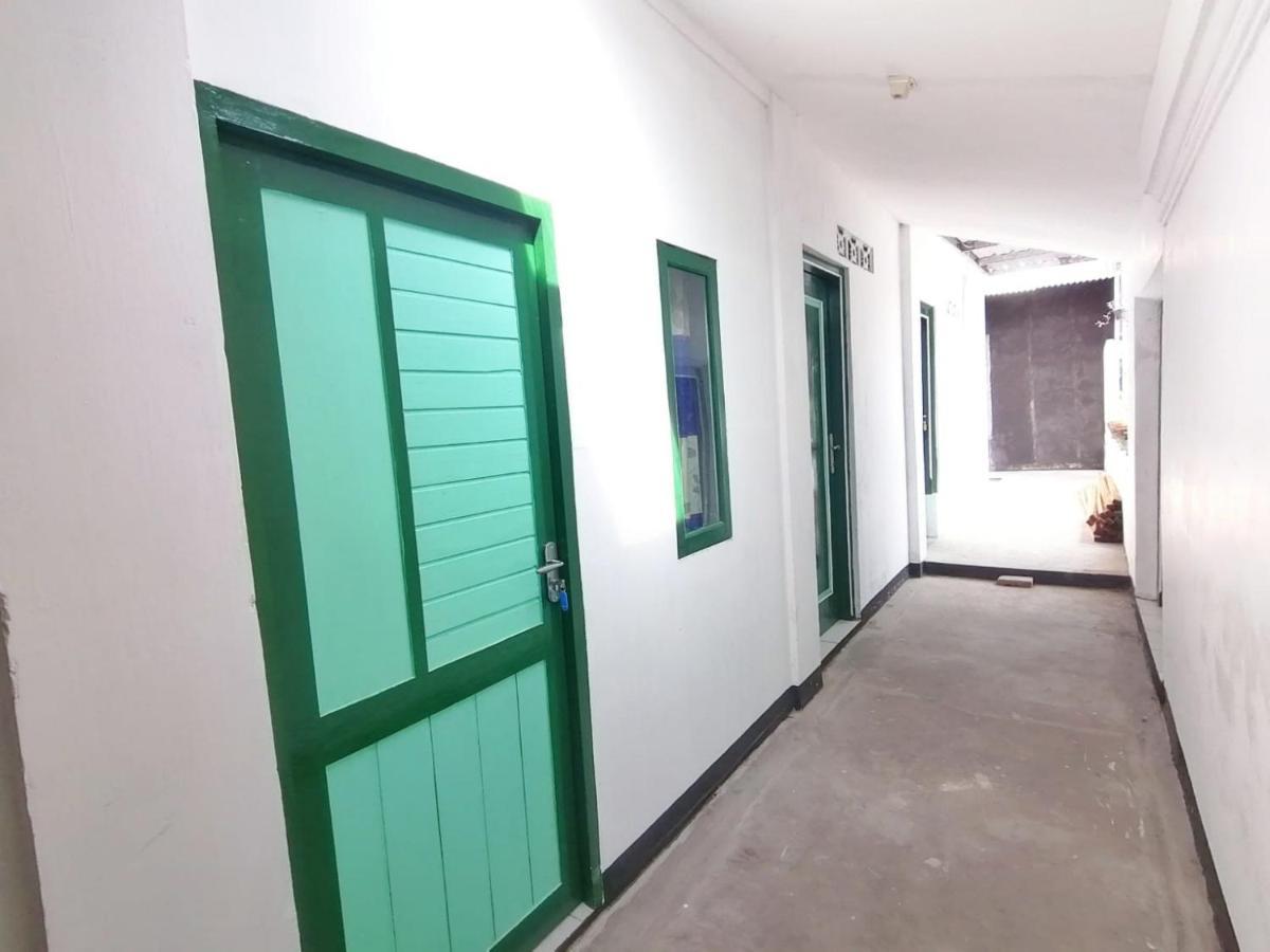 Reddoorz Syariah @ Ndalem Kembang Sore Yogyakarta Exterior photo