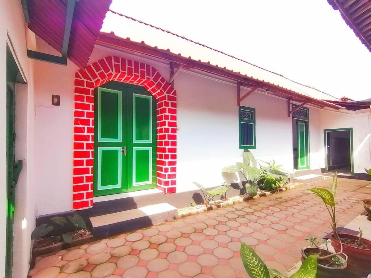 Reddoorz Syariah @ Ndalem Kembang Sore Yogyakarta Exterior photo