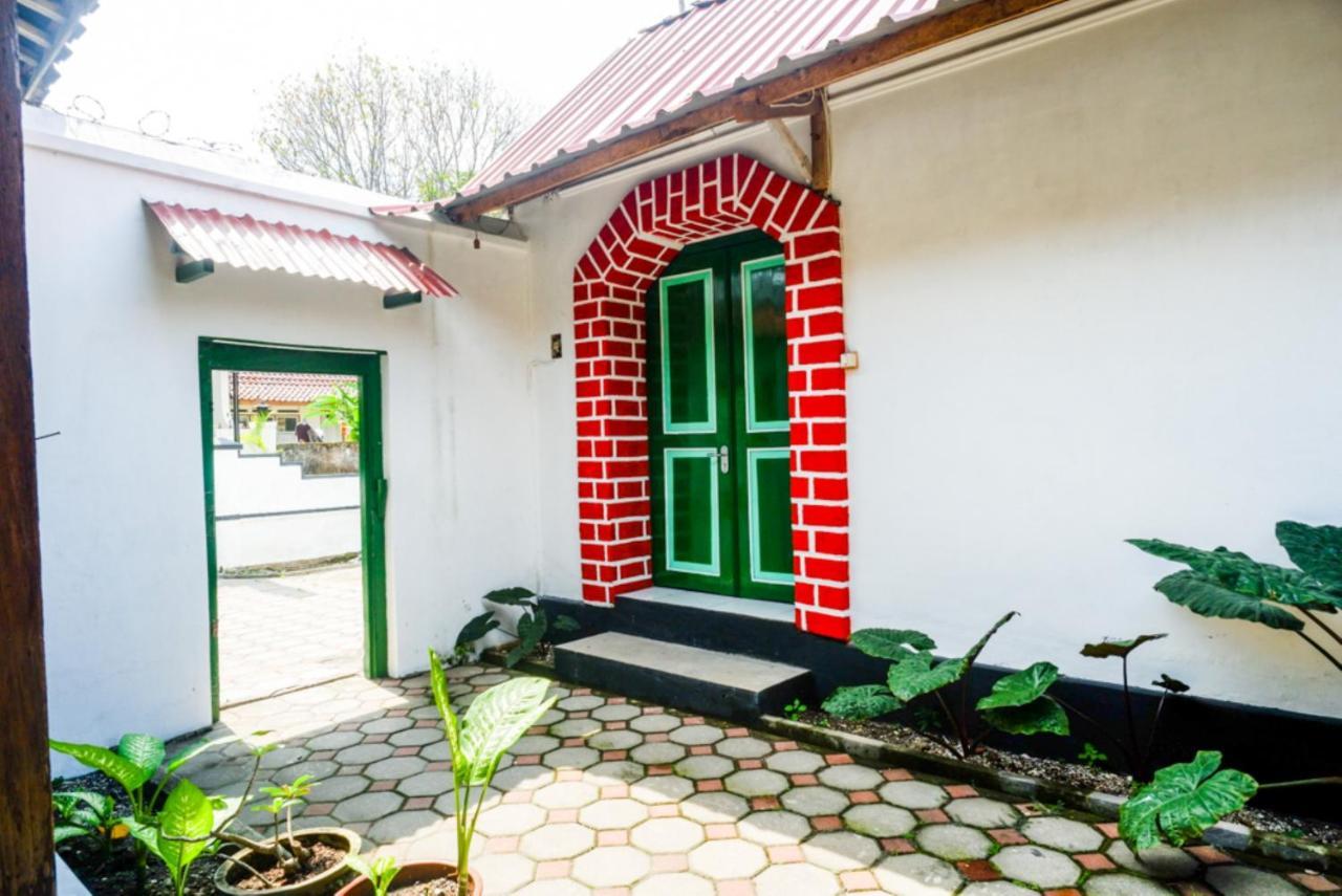 Reddoorz Syariah @ Ndalem Kembang Sore Yogyakarta Exterior photo