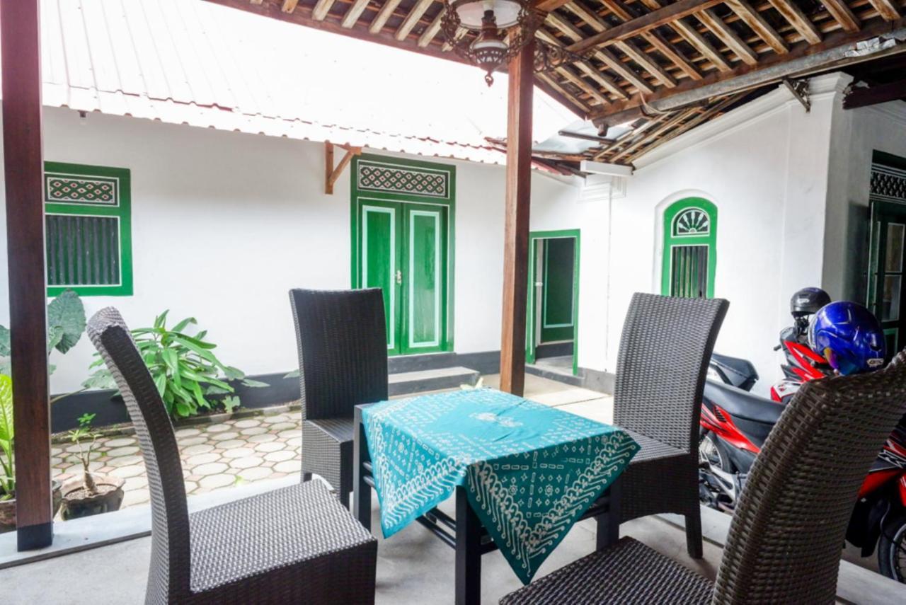 Reddoorz Syariah @ Ndalem Kembang Sore Yogyakarta Exterior photo