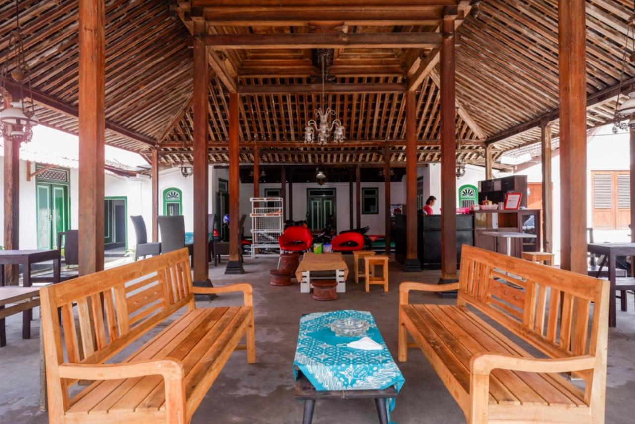Reddoorz Syariah @ Ndalem Kembang Sore Yogyakarta Exterior photo