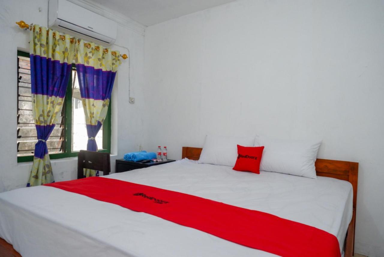 Reddoorz Syariah @ Ndalem Kembang Sore Yogyakarta Exterior photo