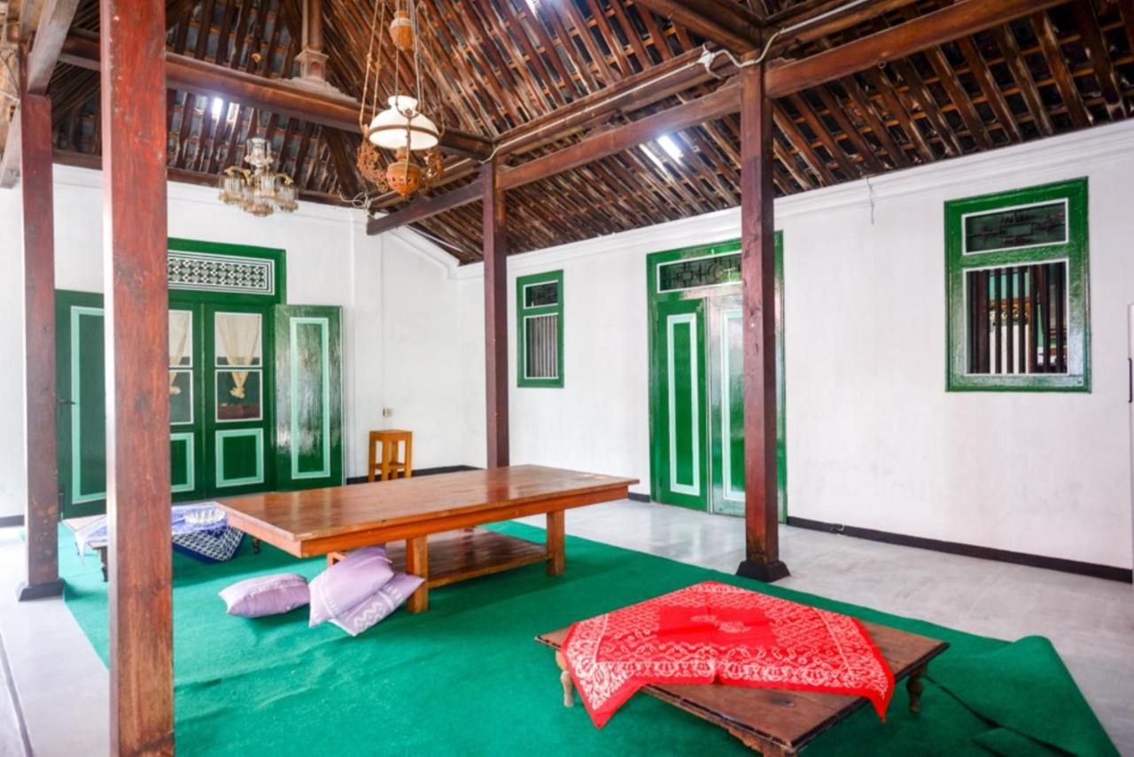 Reddoorz Syariah @ Ndalem Kembang Sore Yogyakarta Exterior photo