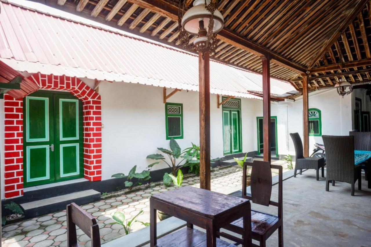 Reddoorz Syariah @ Ndalem Kembang Sore Yogyakarta Exterior photo